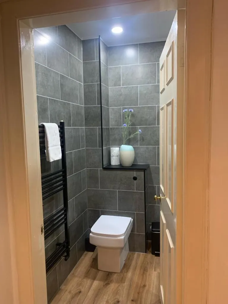 Stockbridge Two Bedroom Apartment Edinburgh