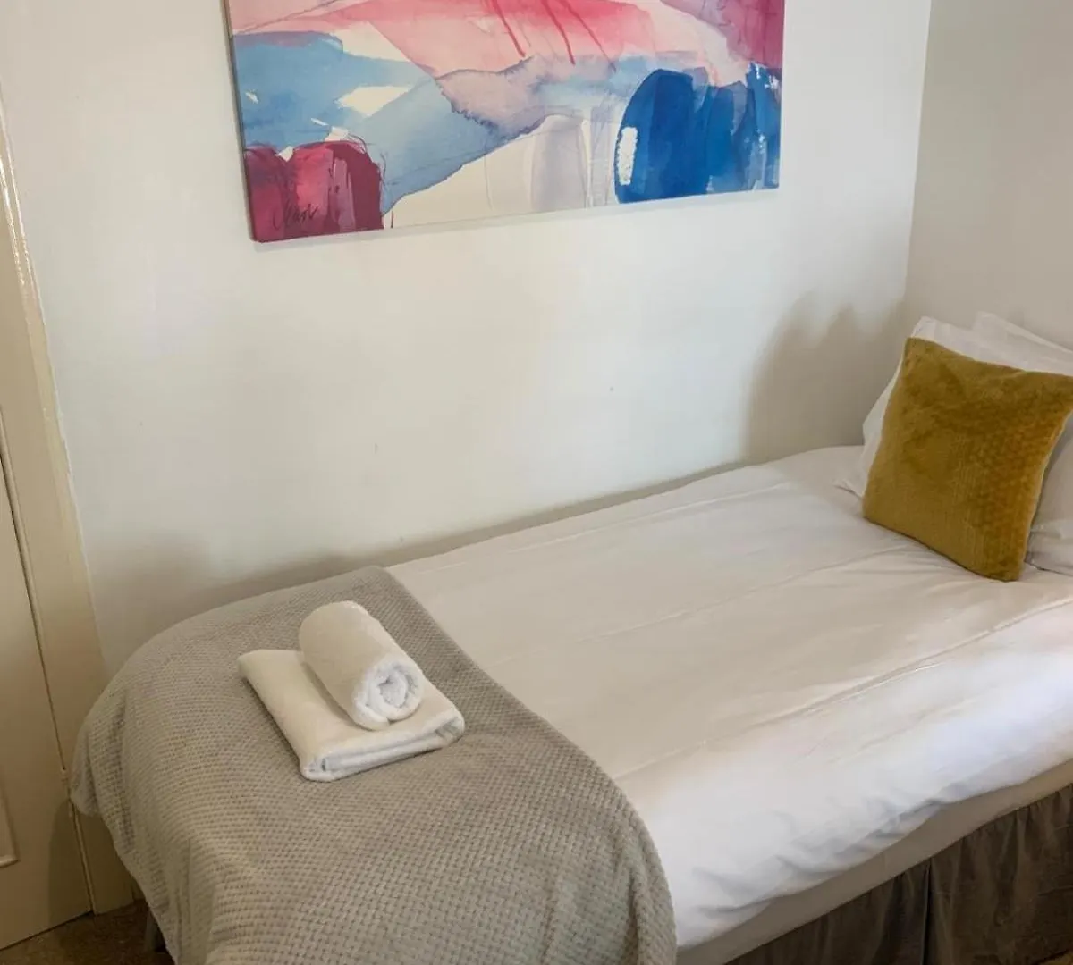 Stockbridge Two Bedroom Apartment Edinburgh United Kingdom