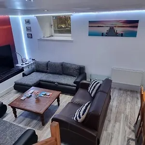  Apartment Luxury Five Bedroom Deluxe Duplex I Centre I Fully Equipped I Fountainpark
