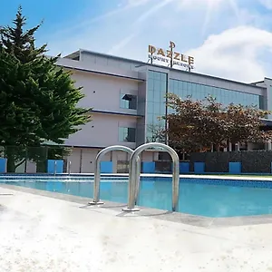  Resort Dazzle Mount India